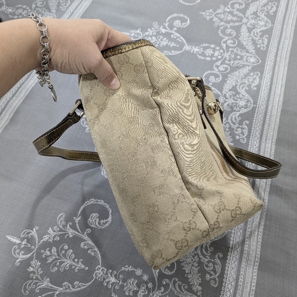 Gucci Cream Totes Bag - Picture 15 of 17
